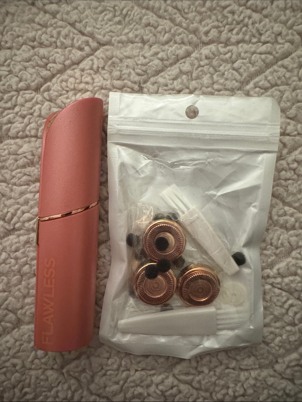 FLAWLESS Rose Pink Facial Hair Remover with Rose Gold Accents